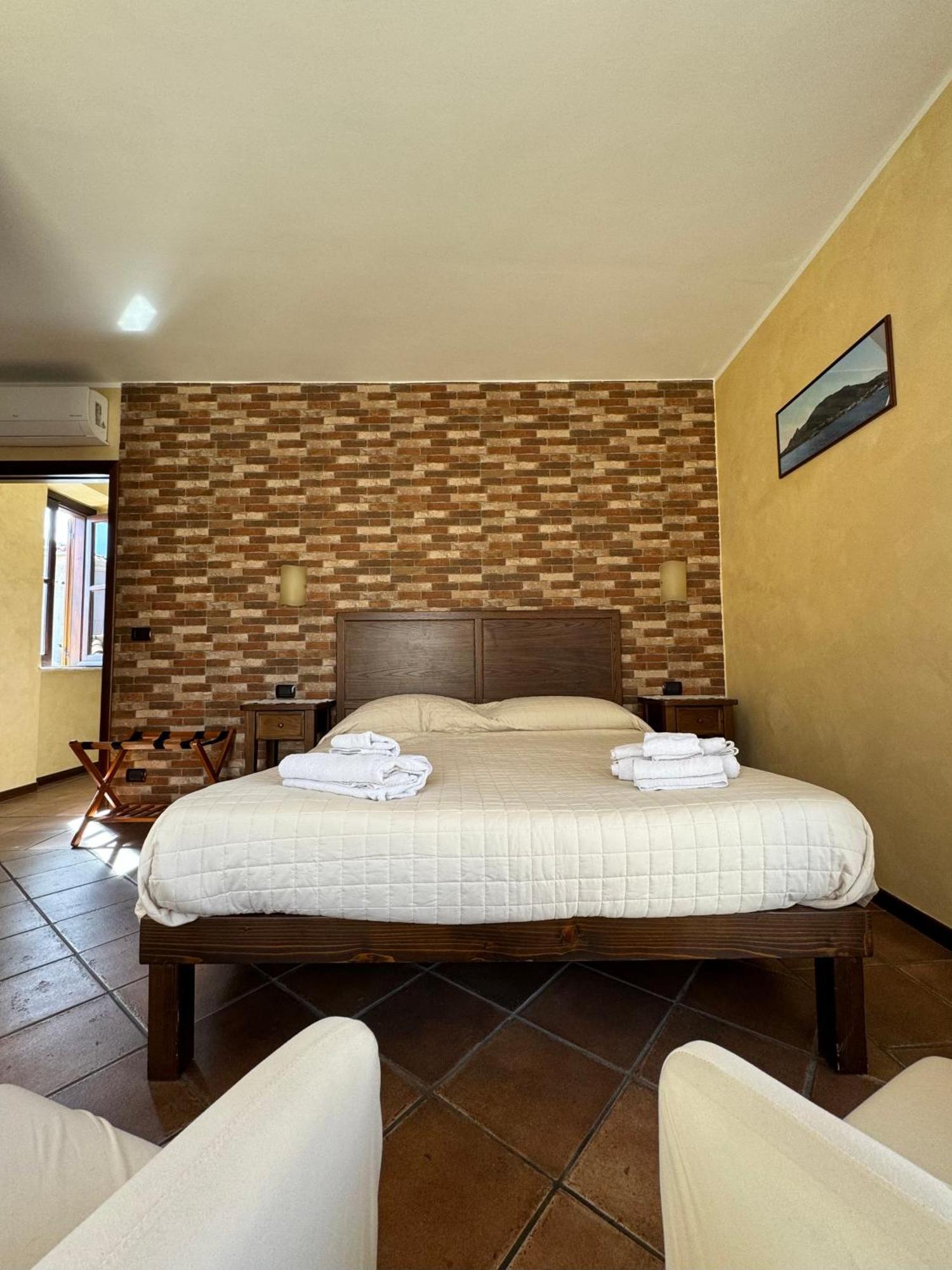 B&B Rivellini โตรเปอา ภายนอก รูปภาพ