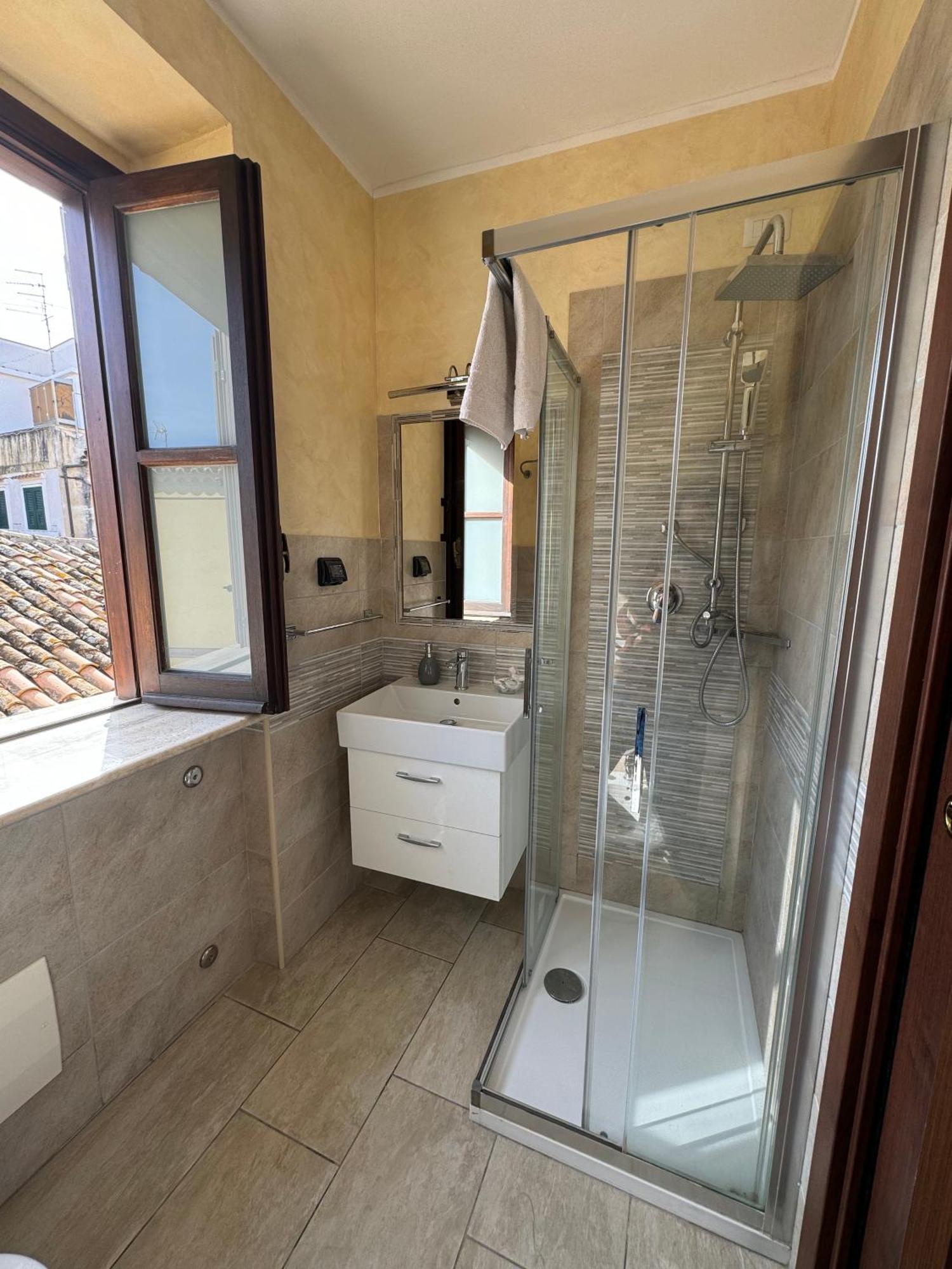 B&B Rivellini โตรเปอา ภายนอก รูปภาพ