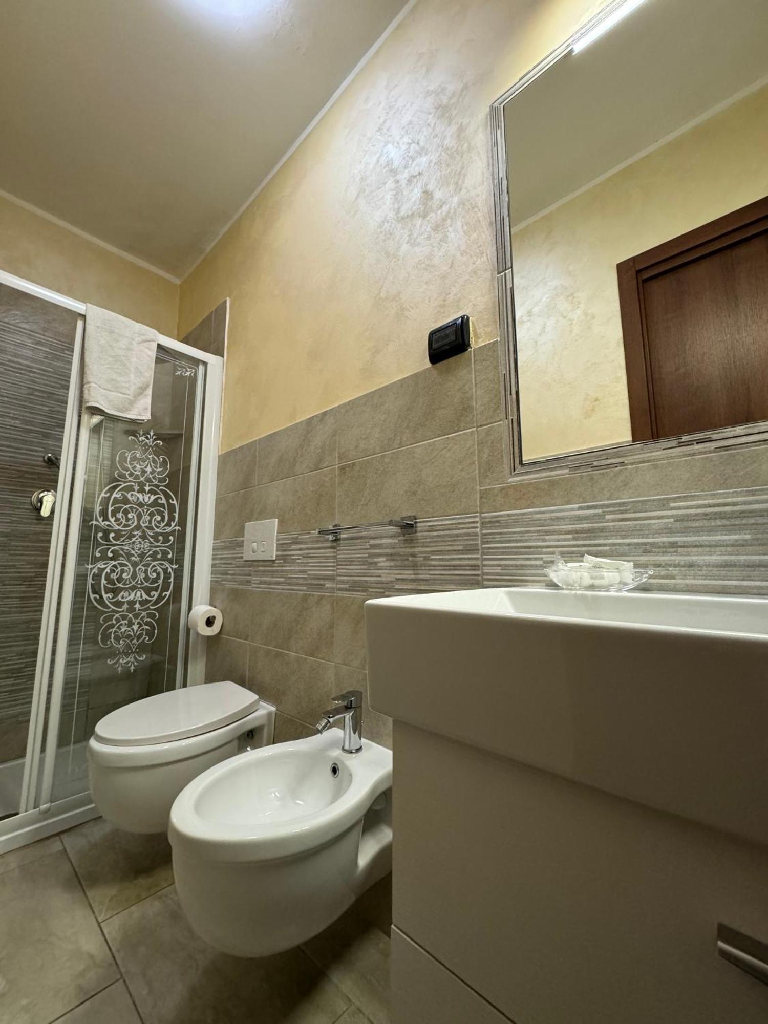 B&B Rivellini โตรเปอา ภายนอก รูปภาพ