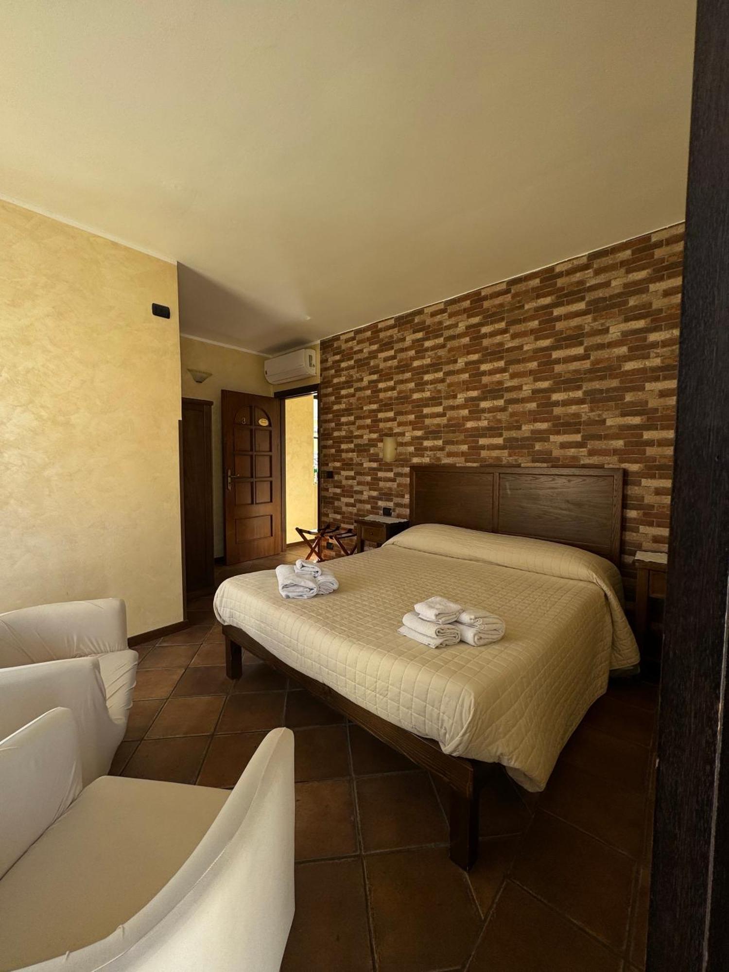 B&B Rivellini โตรเปอา ภายนอก รูปภาพ